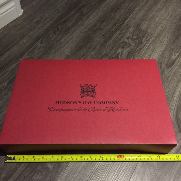 New Large Hudson’s Bay box - Picture 5 of 11